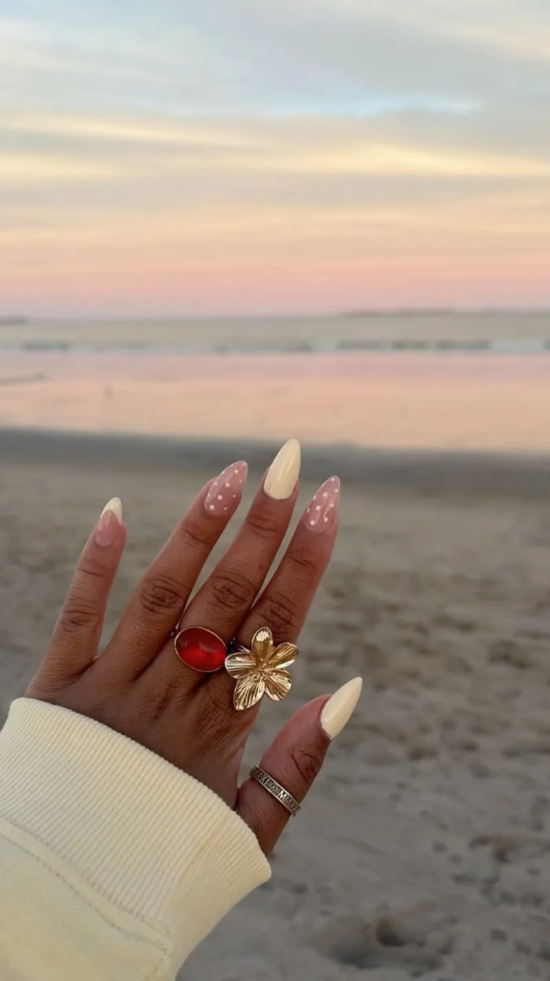 Simple Beach Nails 2026: Easy Ideas for Your Next Vacation