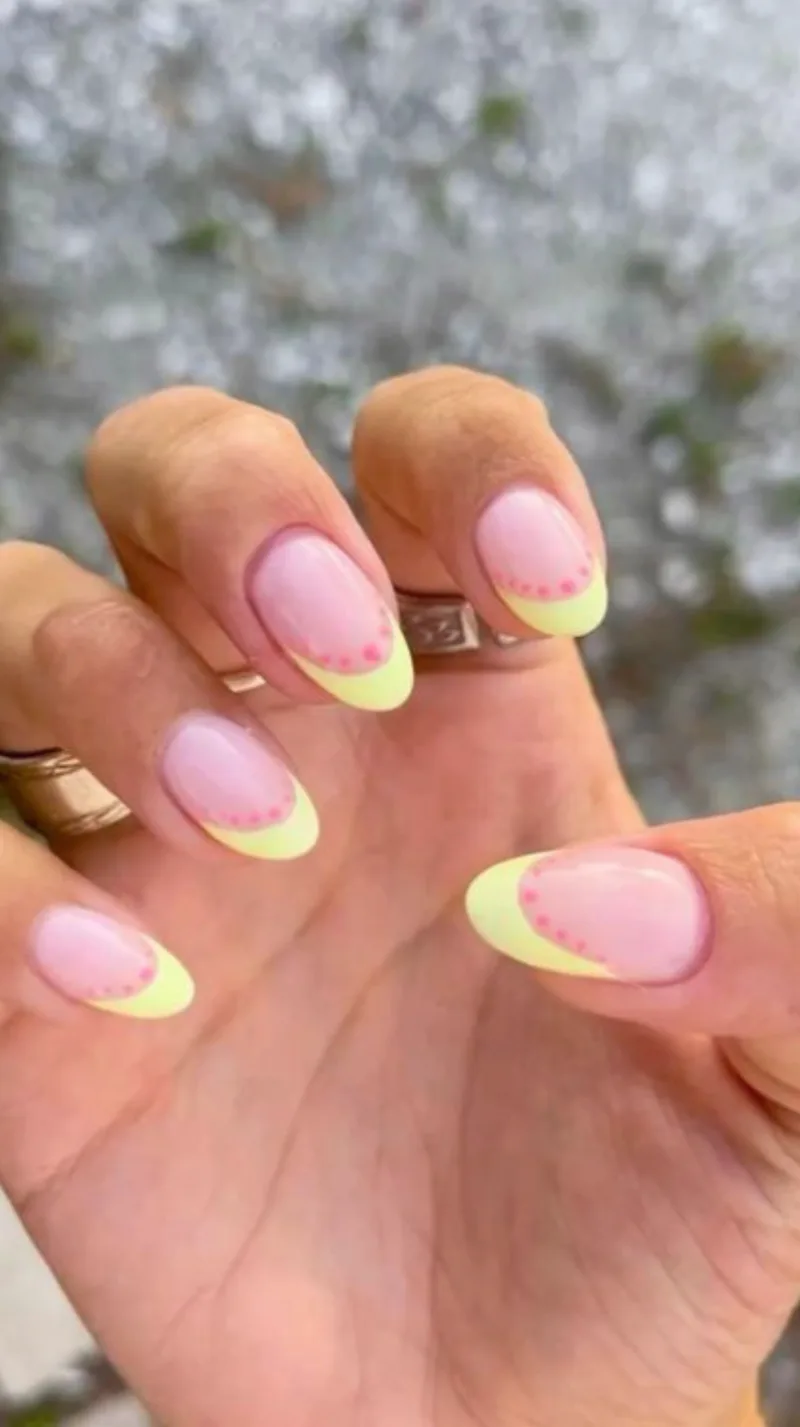 Simple Beach Nails 2026: Easy Ideas for Your Next Vacation