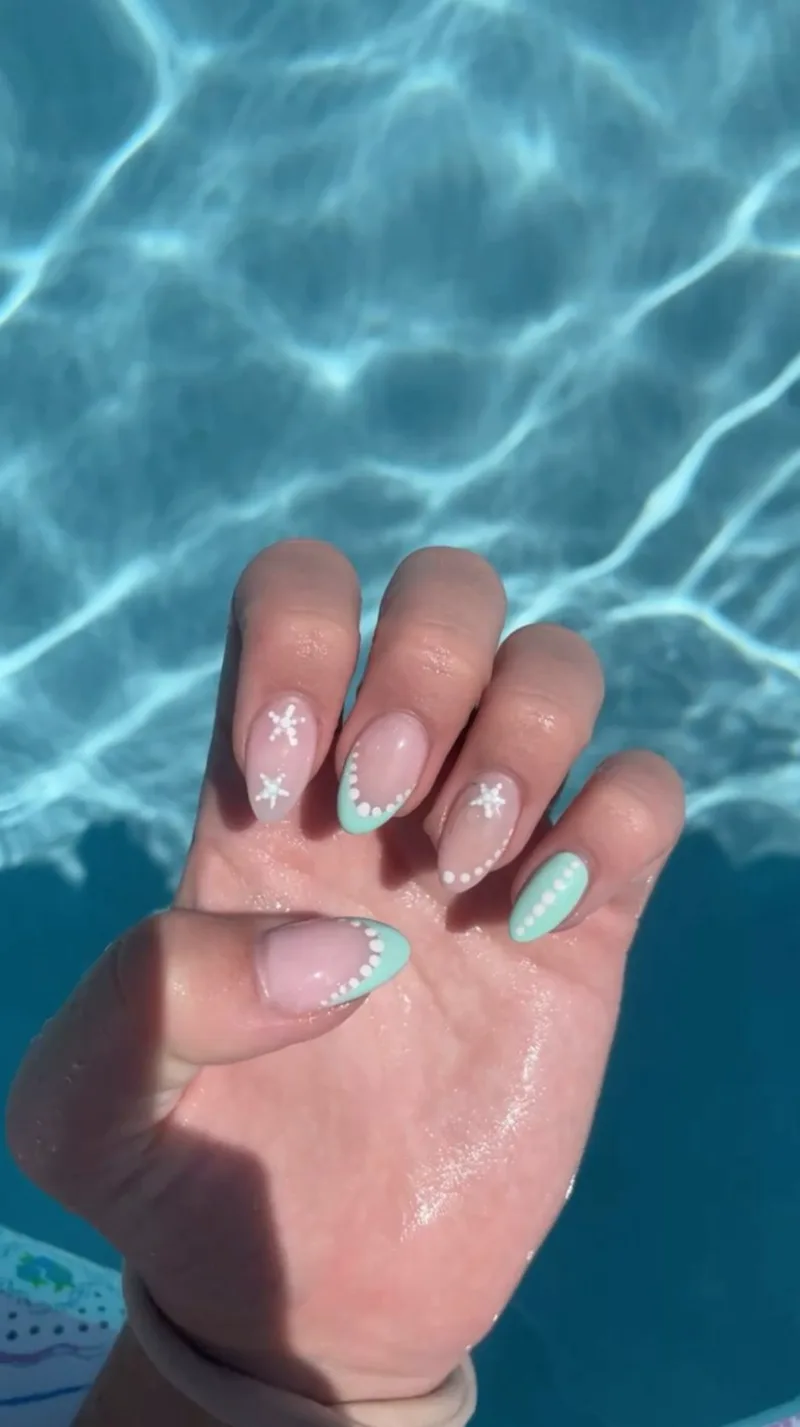 Simple Beach Nails 2026: Easy Ideas for Your Next Vacation
