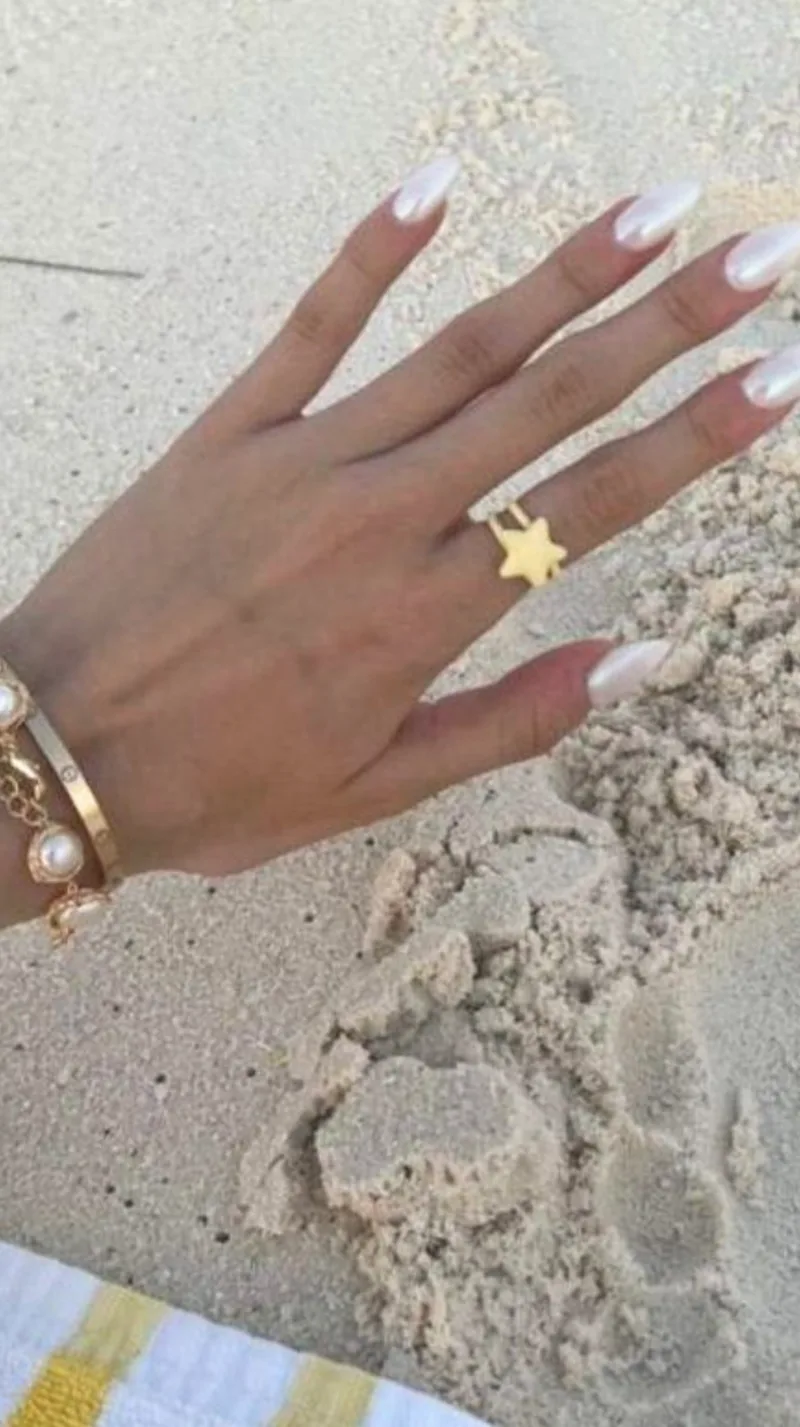 Simple Beach Nails 2026: Easy Ideas for Your Next Vacation
